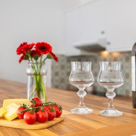 Apartamento Cor Do Mar - Sunny, Clean And Spacious Apartment With Sea View, In Alvor - Very Close Walking Distance To The Beach And Alvor Village Екстериор снимка