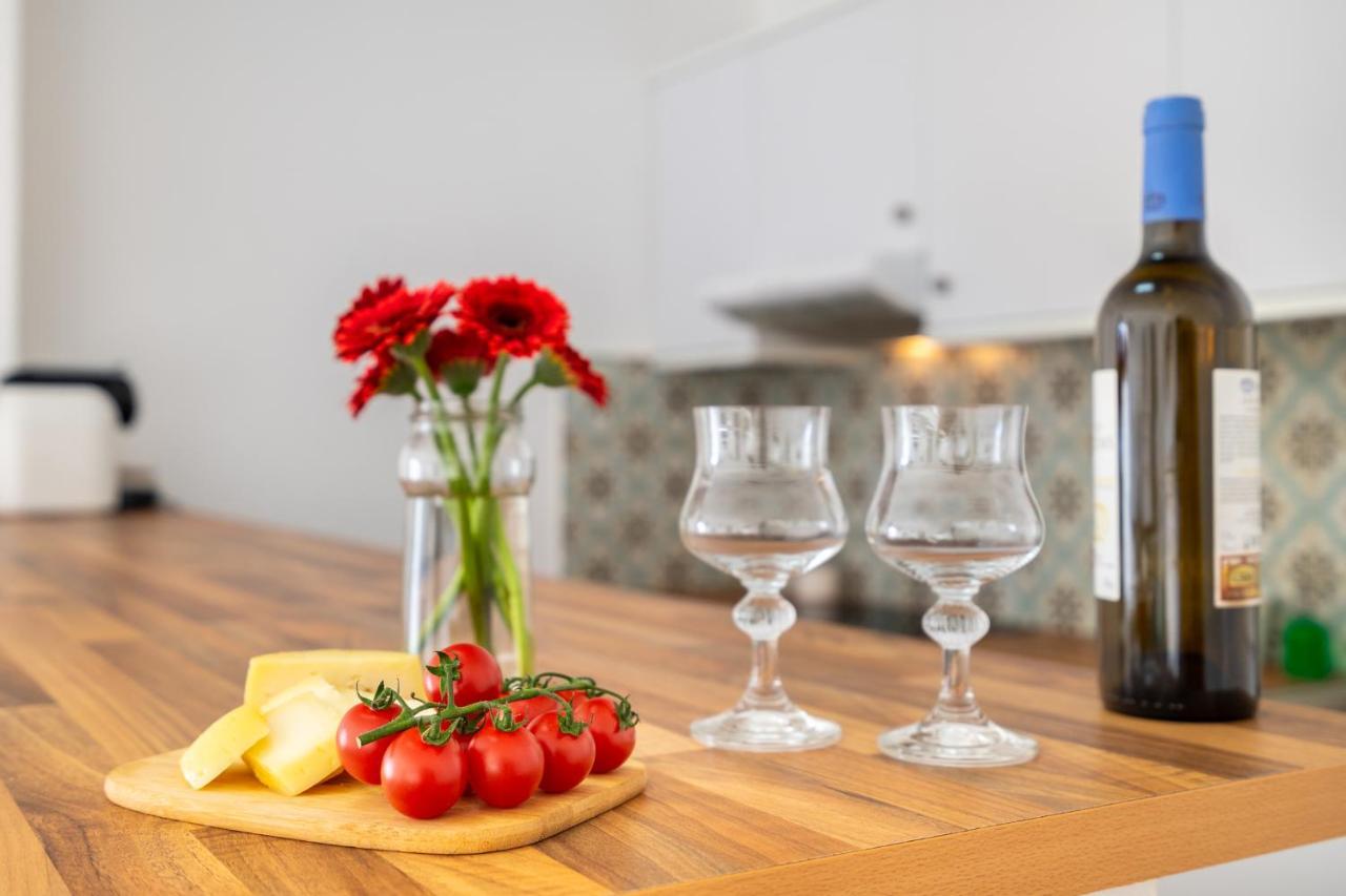 Apartamento Cor Do Mar - Sunny, Clean And Spacious Apartment With Sea View, In Alvor - Very Close Walking Distance To The Beach And Alvor Village Екстериор снимка