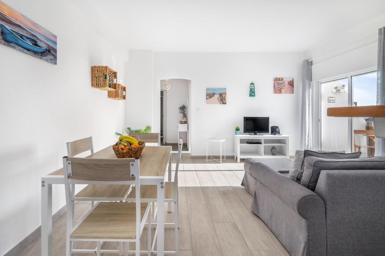 Apartamento Cor Do Mar - Sunny, Clean And Spacious Apartment With Sea View, In Alvor - Very Close Walking Distance To The Beach And Alvor Village Екстериор снимка