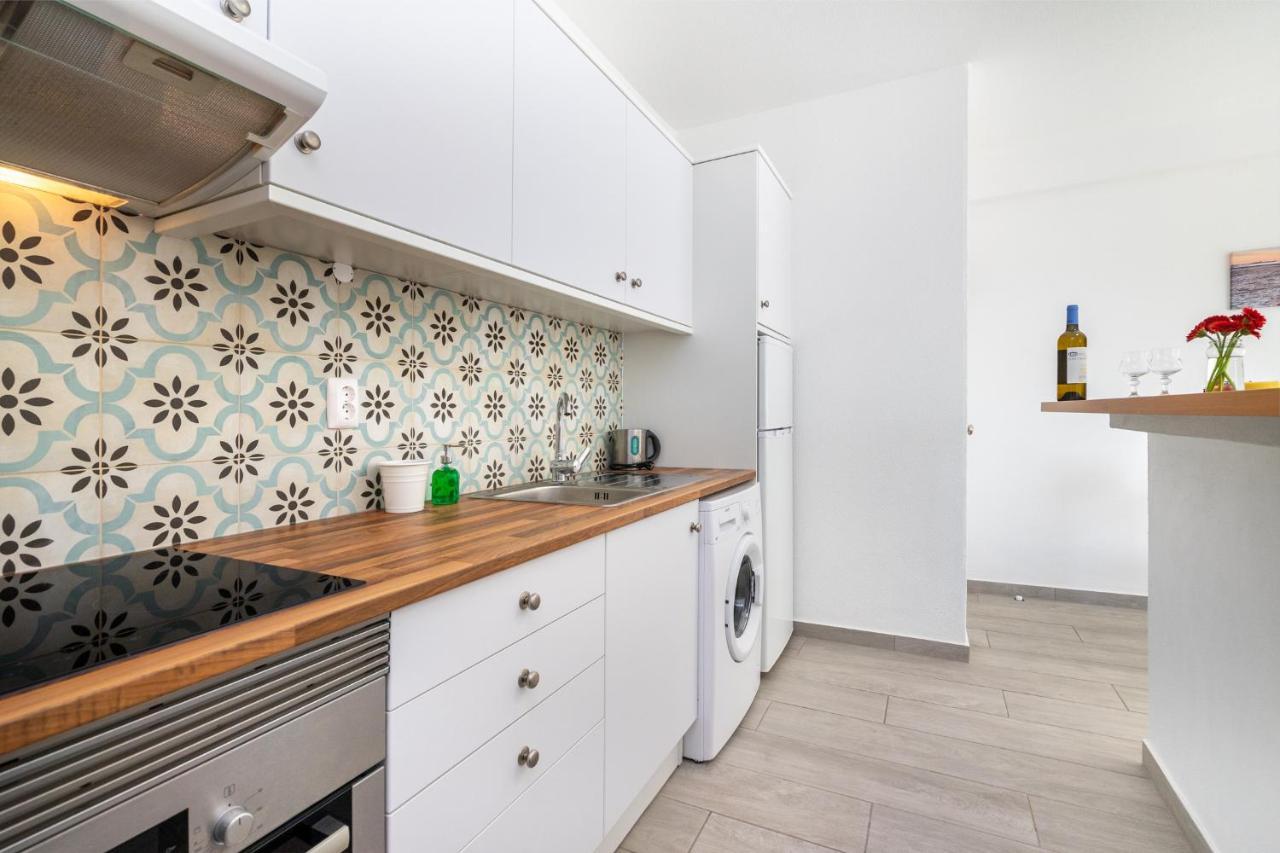 Apartamento Cor Do Mar - Sunny, Clean And Spacious Apartment With Sea View, In Alvor - Very Close Walking Distance To The Beach And Alvor Village Екстериор снимка