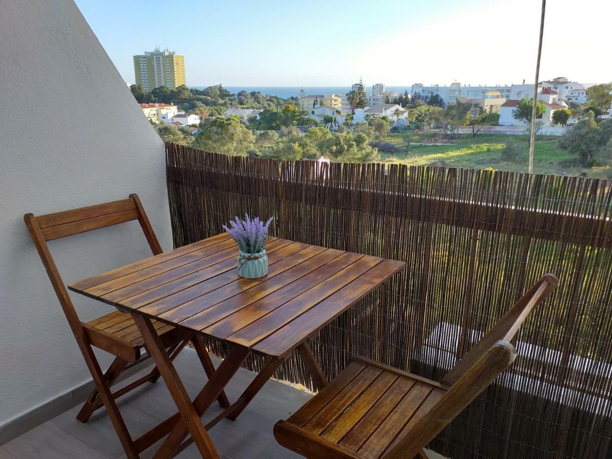 Apartamento Cor Do Mar - Sunny, Clean And Spacious Apartment With Sea View, In Alvor - Very Close Walking Distance To The Beach And Alvor Village Екстериор снимка